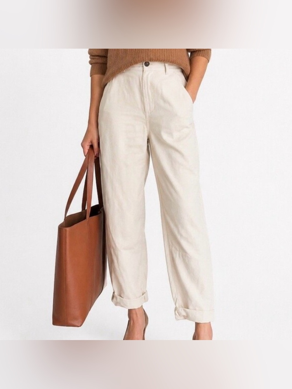 Everlane the relaxed barrel pant beige color pants size 4 small
